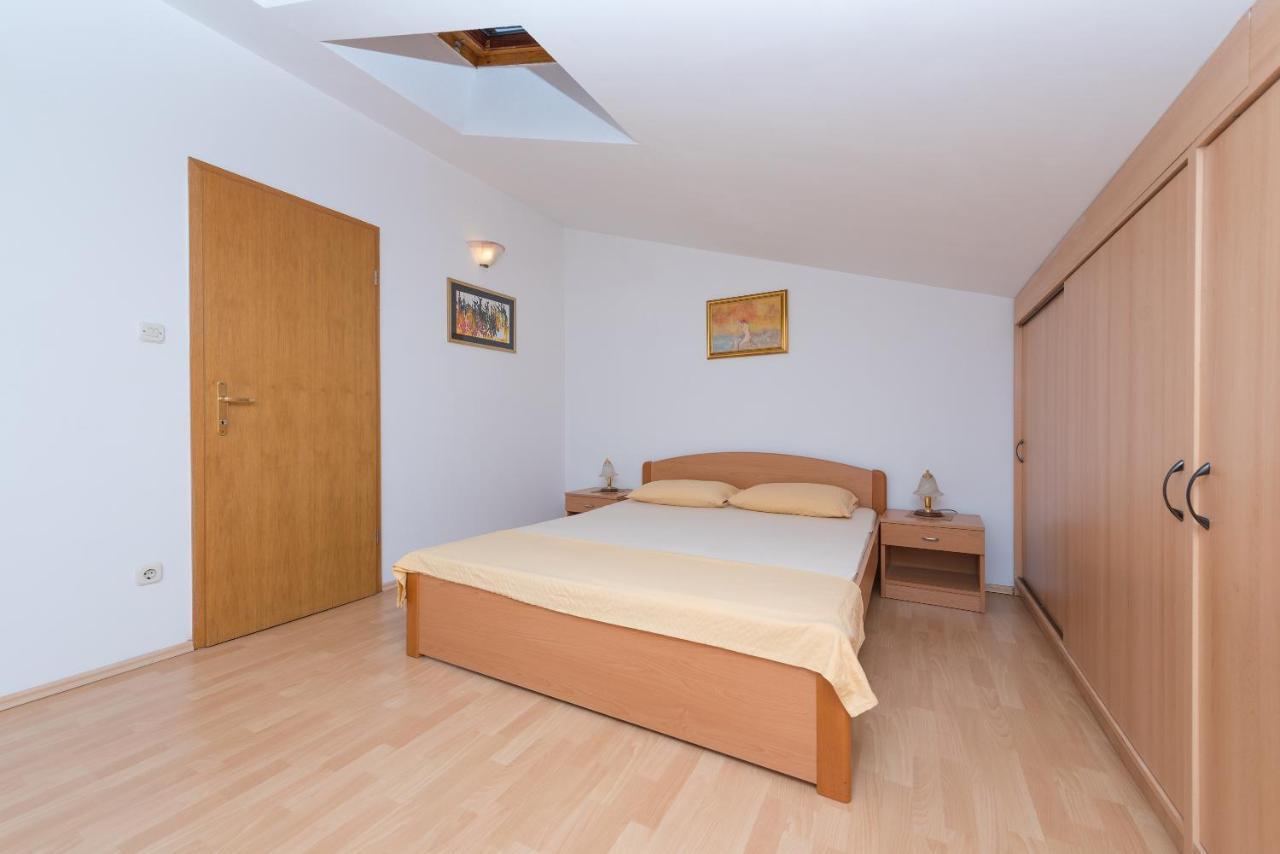 Apartments Zoka Макарска Екстериор снимка