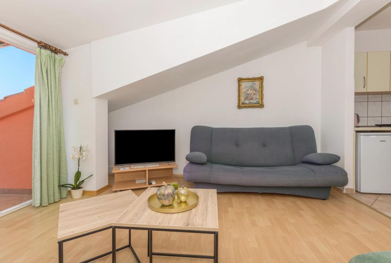 Apartments Zoka Макарска Екстериор снимка