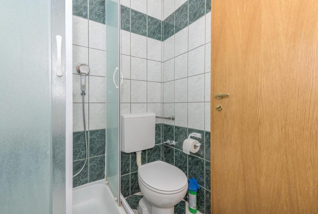 Apartments Zoka Макарска Екстериор снимка