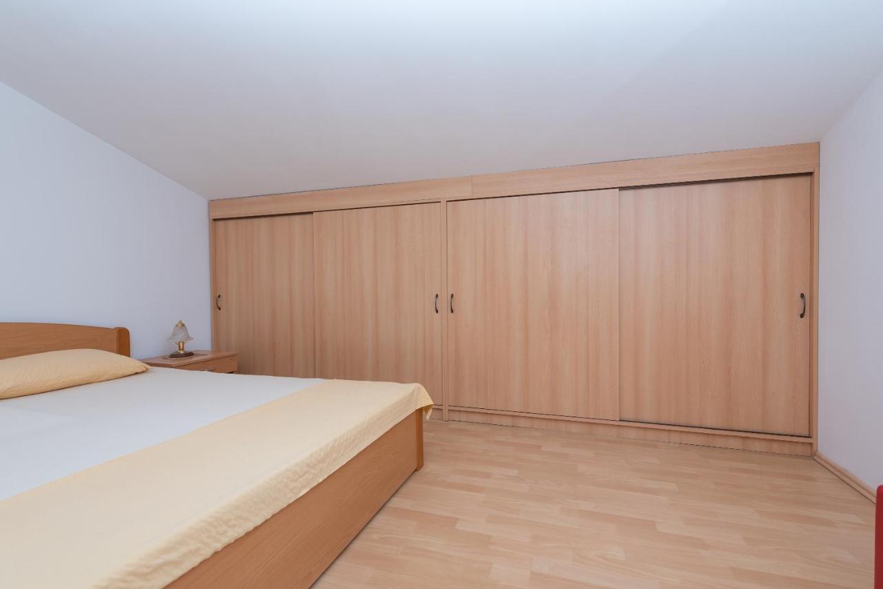 Apartments Zoka Макарска Екстериор снимка