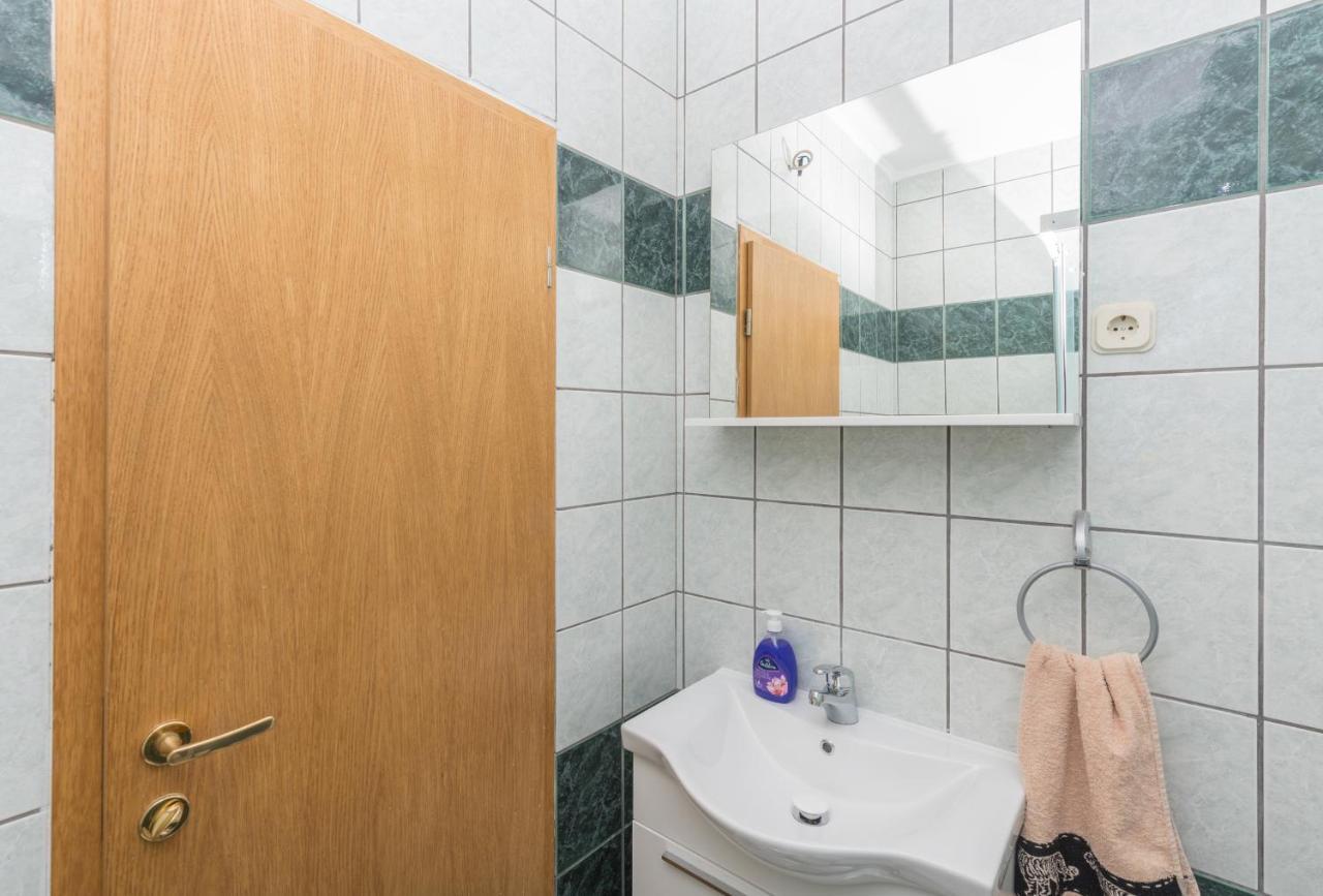 Apartments Zoka Макарска Екстериор снимка