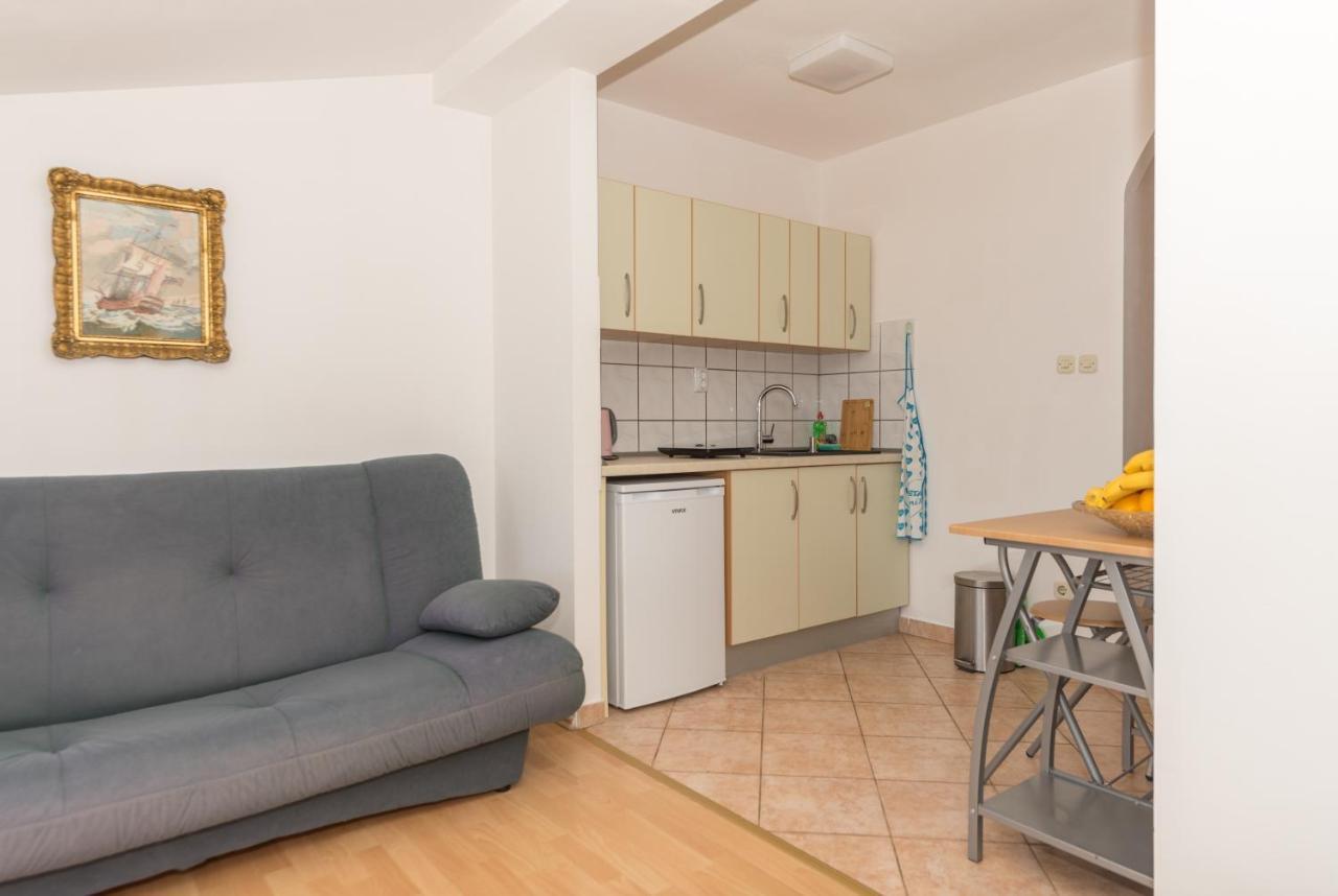 Apartments Zoka Макарска Екстериор снимка